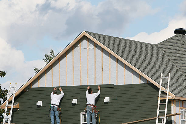 Professional Siding Installation technician working in North Carolina, NC